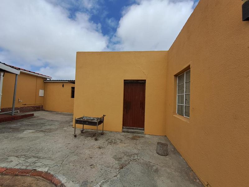 3 Bedroom Property for Sale in Bishop Lavis Western Cape